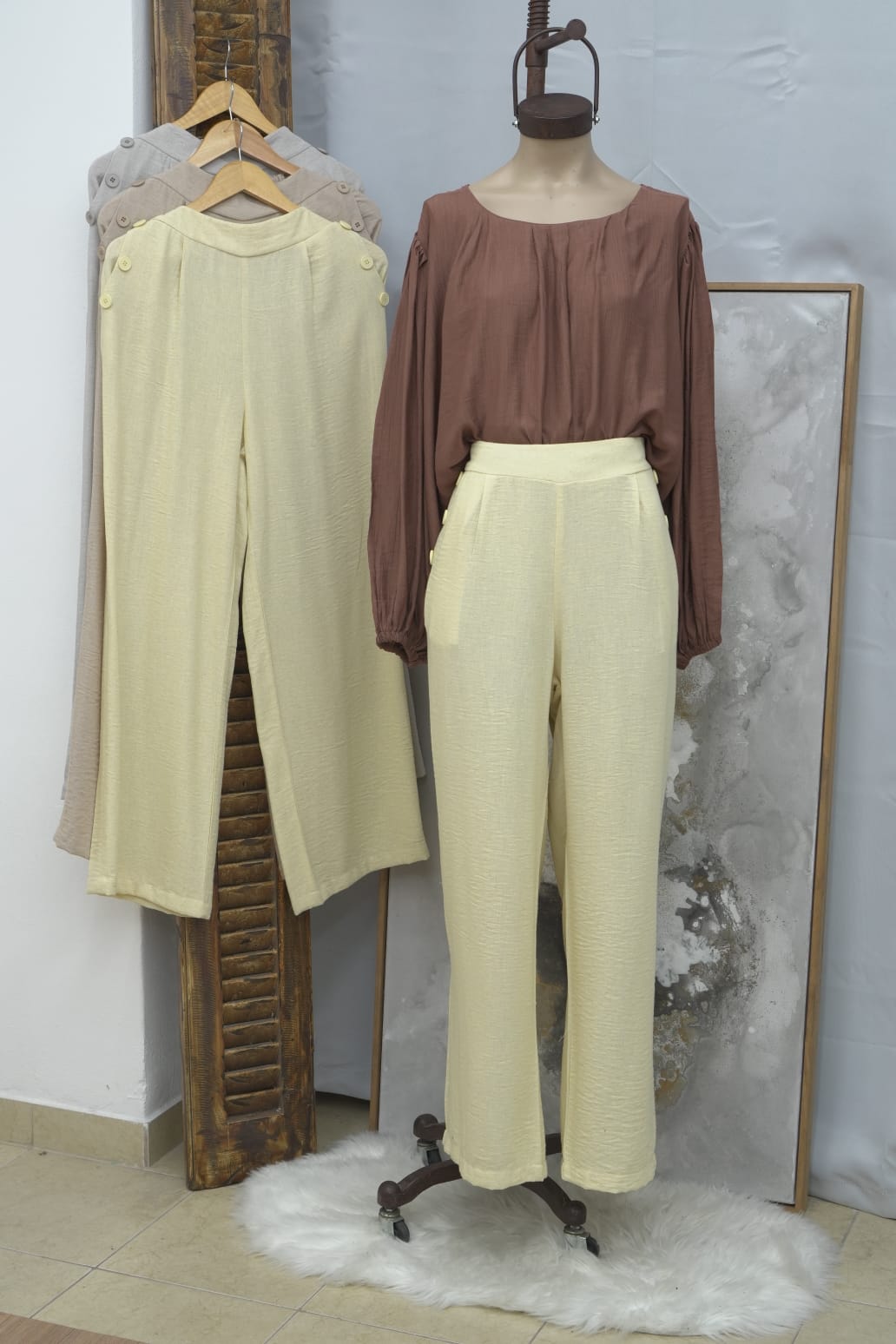 Pantalón de lino con  botones al costado Eloise