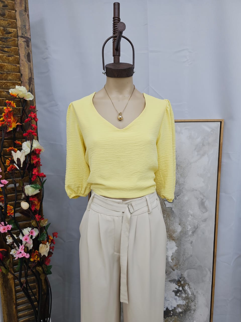 Blusa de cey con abertura atrás cuello V mariely