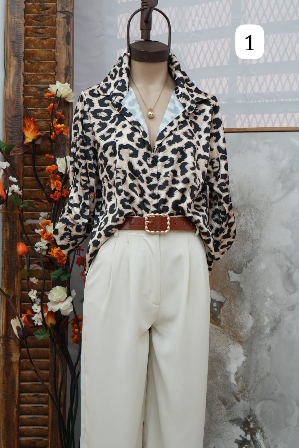 Camisa de saten animal print manga 3/4 Rita
