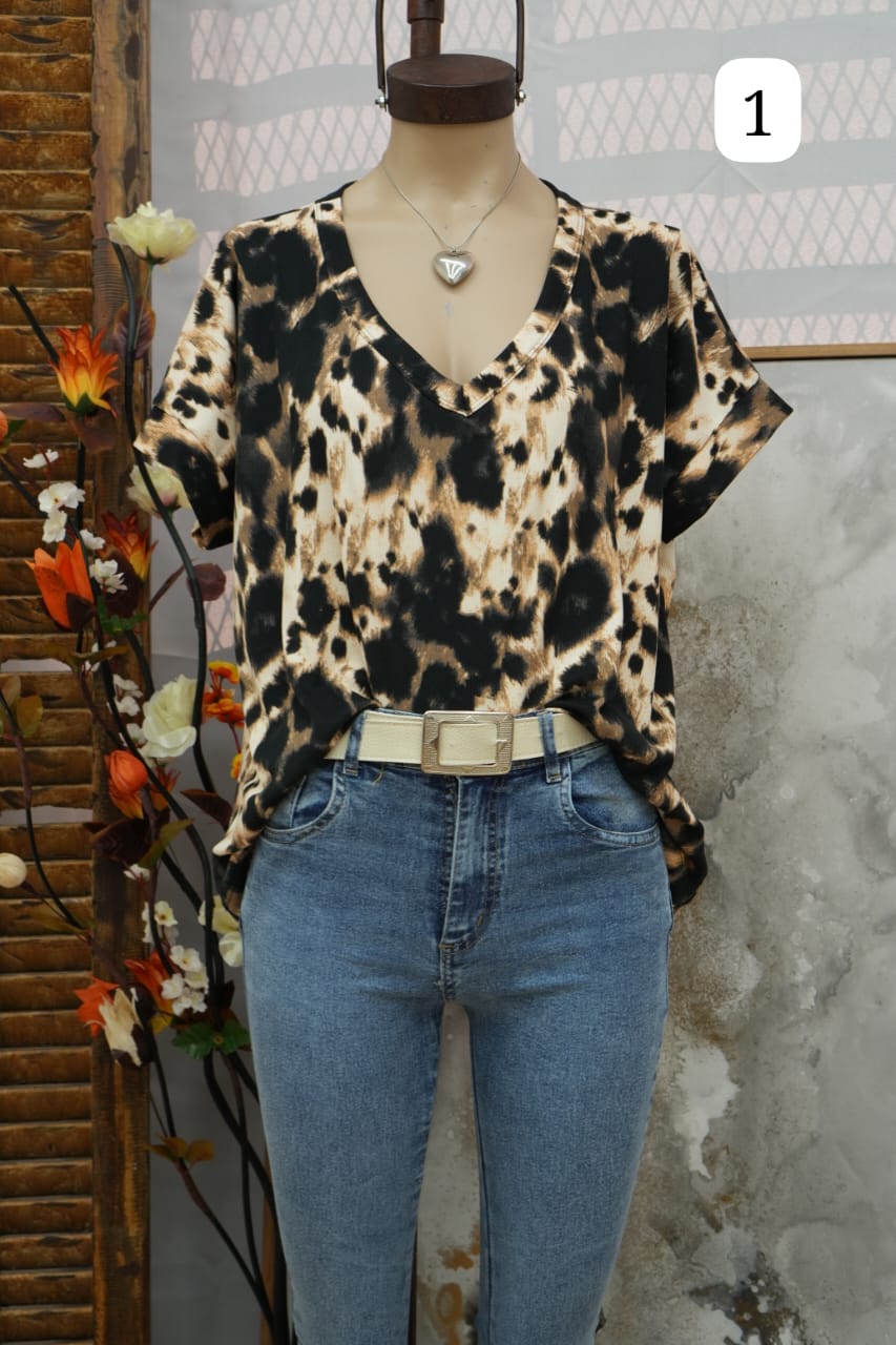 Remera amplia cuello V de morley print pacific