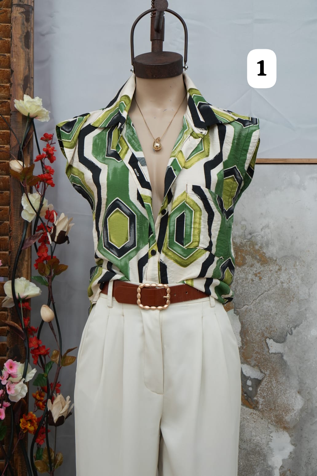Musculosa camisera de emilia estampada con un bolsillo Cory