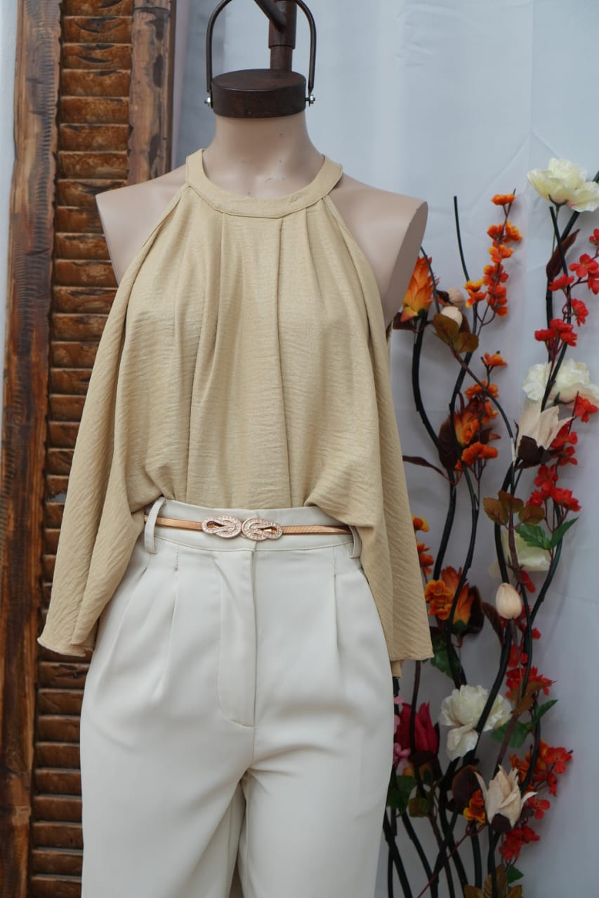 Musculosa cuello Americano de cey con boton atrás Ory