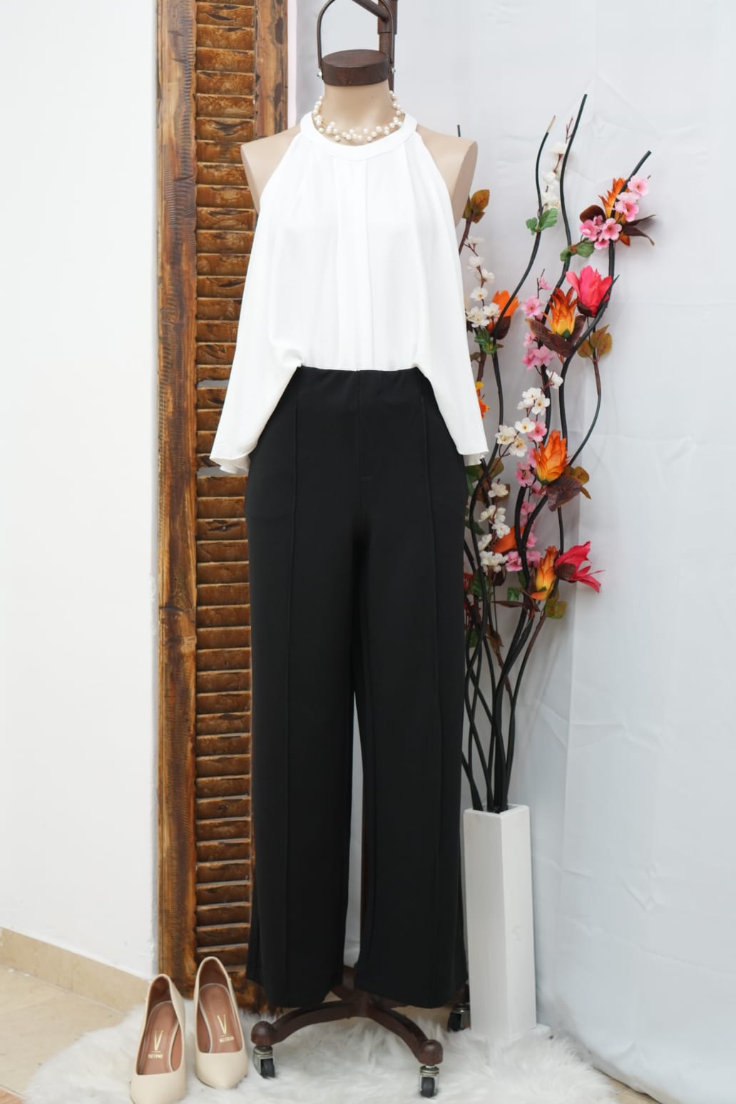 Pantalón de crep con elastico dos pinzas y bolsillo