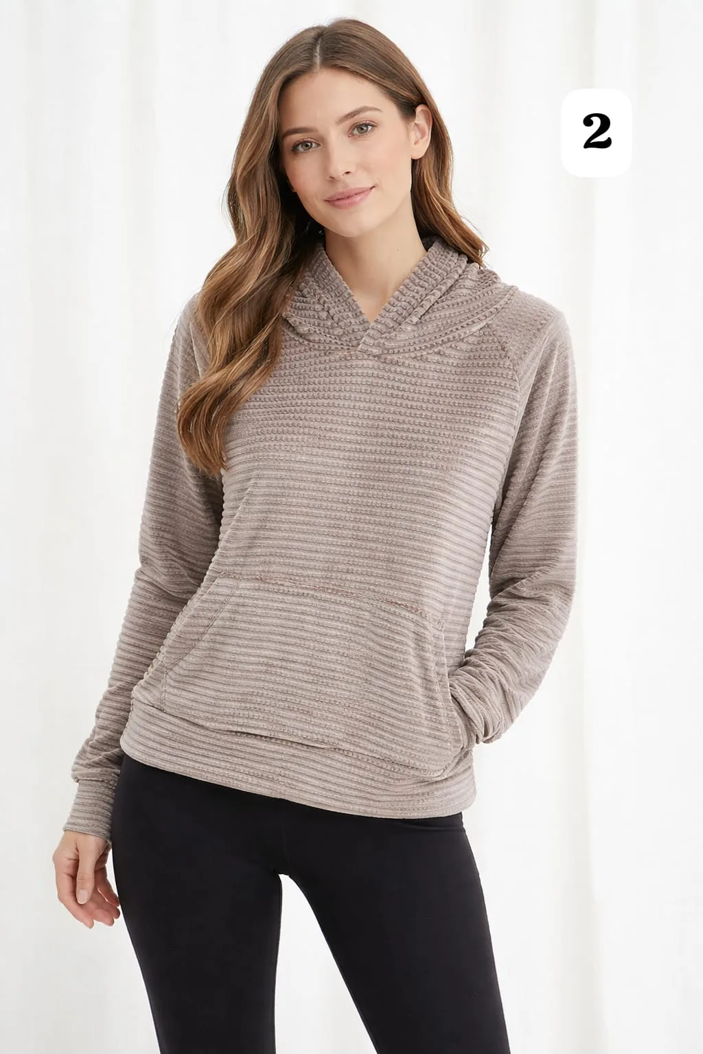 Buzo capucha y bolsillo delantero tipo plush waffle Mira