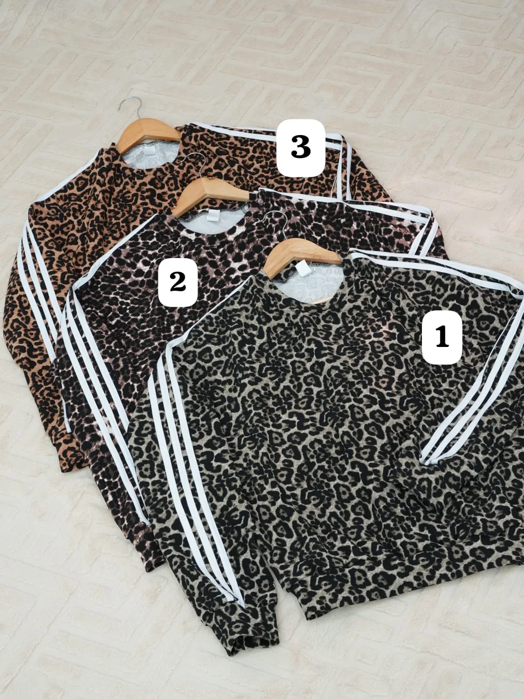 Buzo de morley print con líneas hombro caído Dana