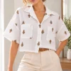 Camisa hawaiana de lino bordado estampado con bolsillos Eri - Gaby Chic